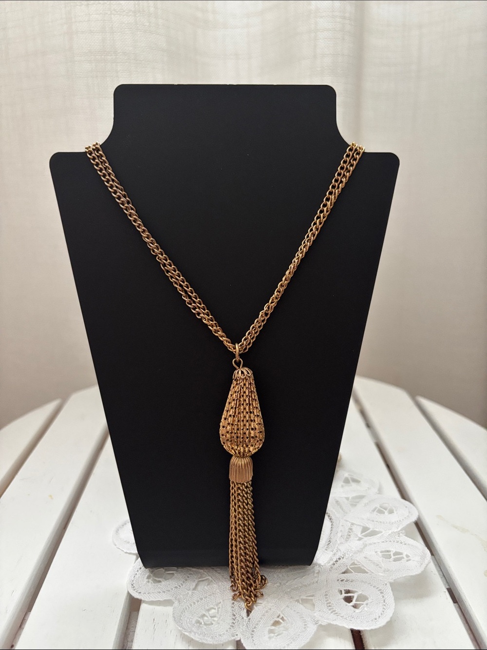 Vintage Gold toned Pendant Necklace